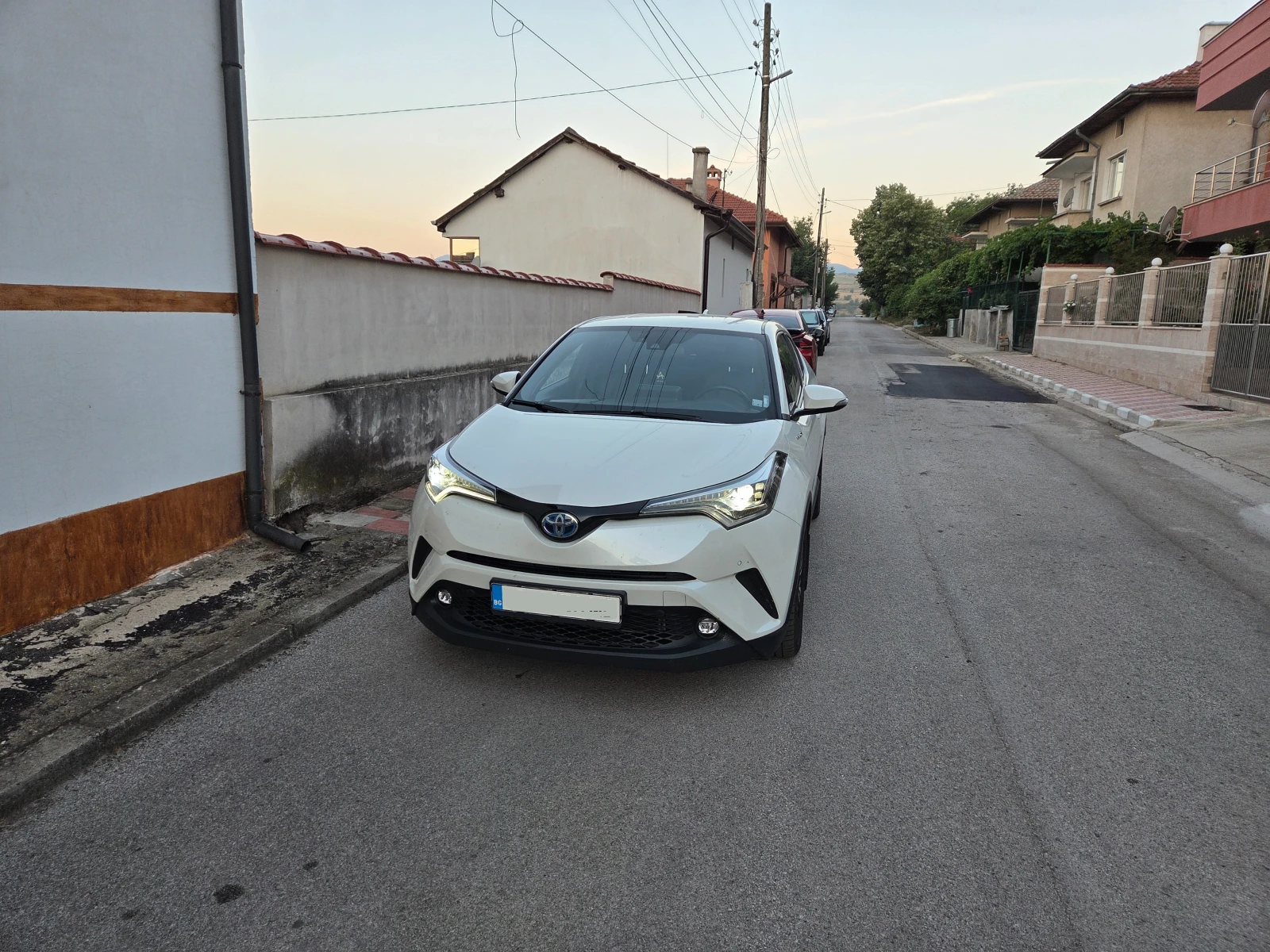 Toyota C-HR Classy, снимка 2 - Автомобили и джипове - 56073792