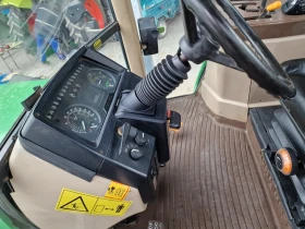 Трактор John Deere 6610, снимка 9