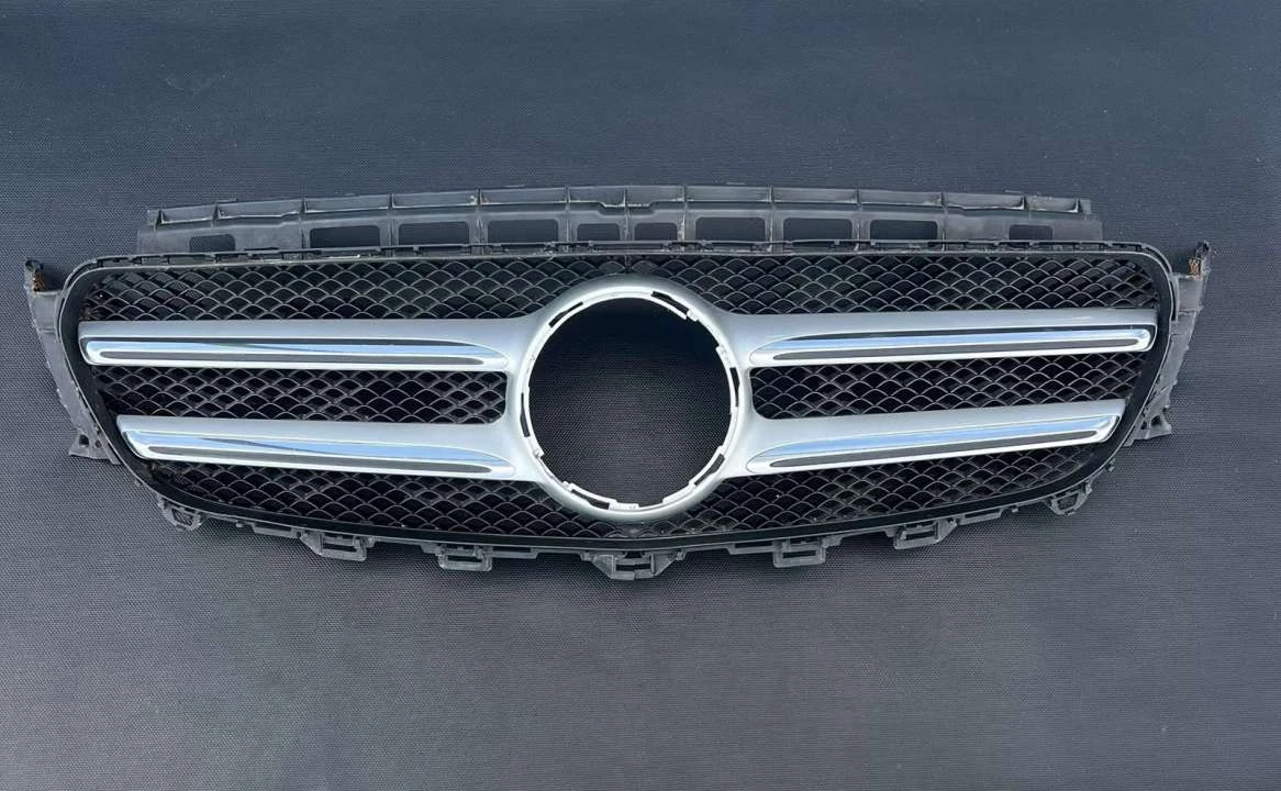 Pешетка за предна броня за Mercedes Benz E-Class A2138880123