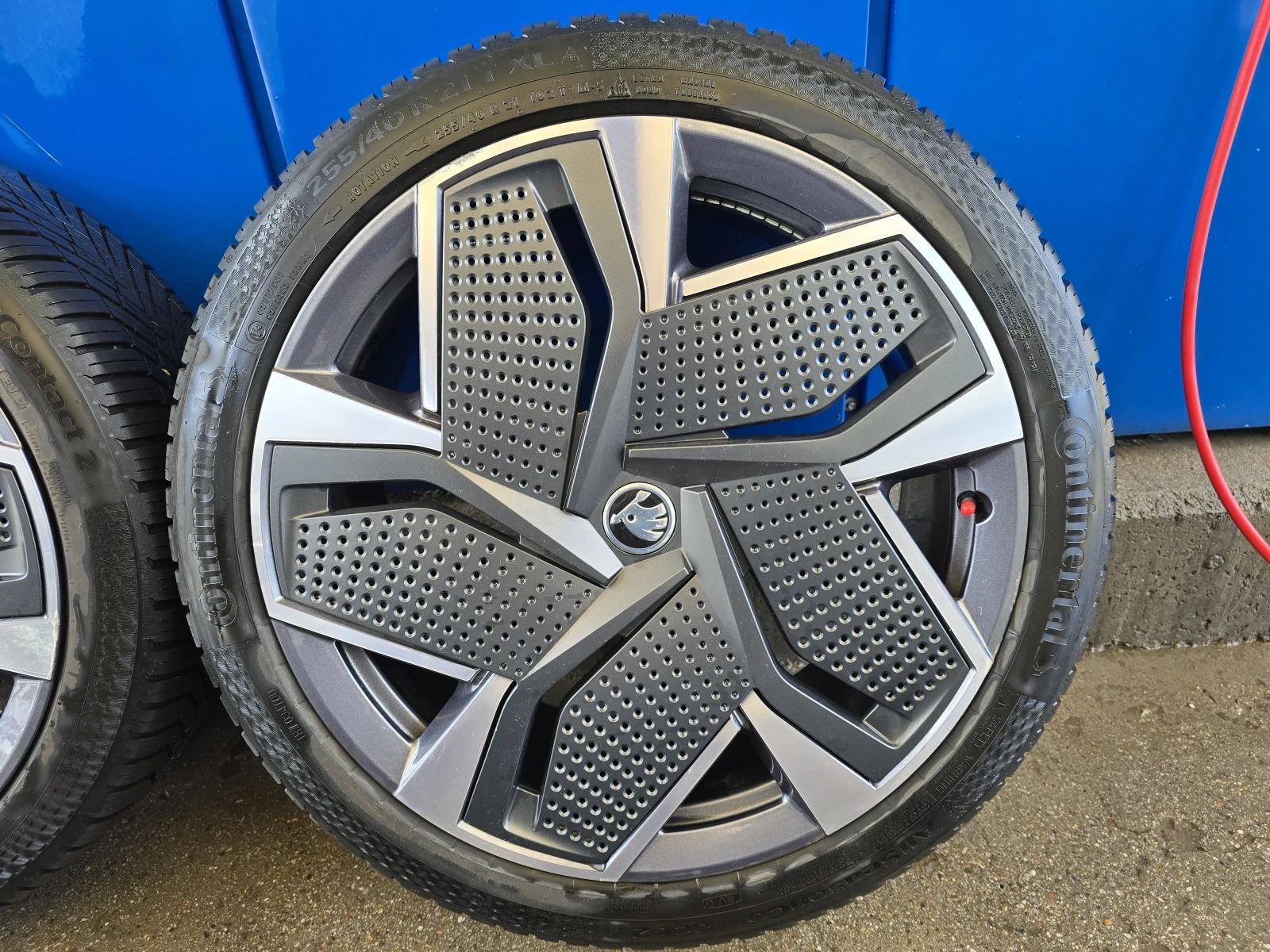 Гуми с джанти Continental 255/40R21, снимка 4 - Гуми и джанти - 54569812