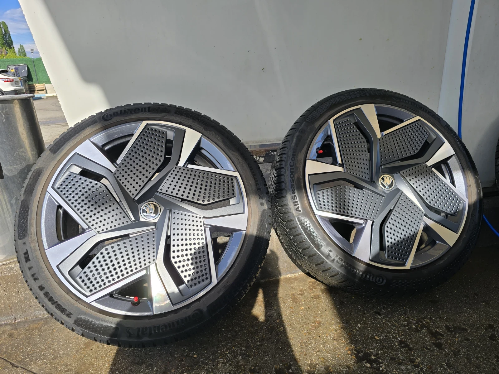 Гуми с джанти Continental 255/40R21, снимка 2 - Гуми и джанти - 54569812