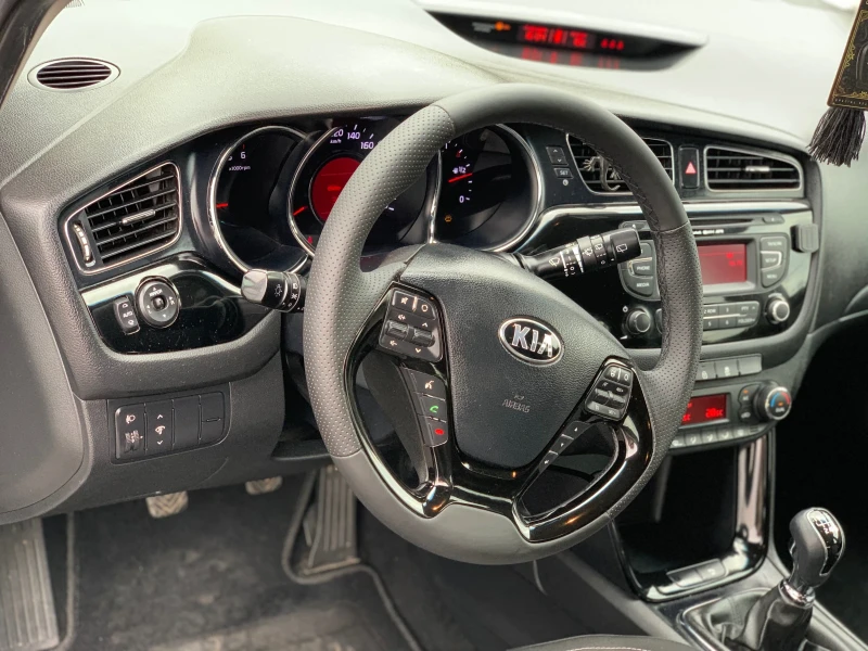 Kia Ceed Сиид, снимка 2 - Автомобили и джипове - 46982333