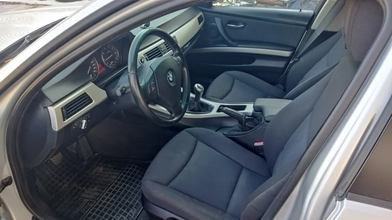 BMW 318 2.0i facelift , снимка 9 - Автомобили и джипове - 47479728