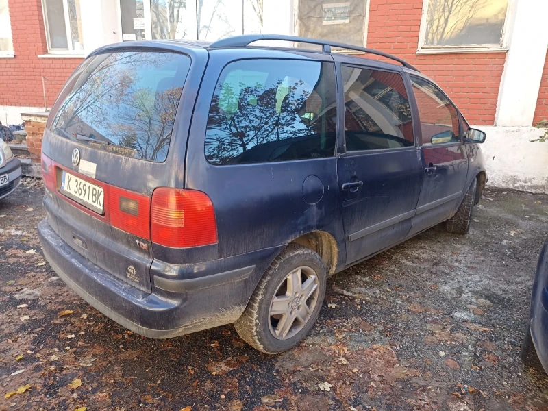 VW Sharan 1.9, снимка 4 - Автомобили и джипове - 48010073