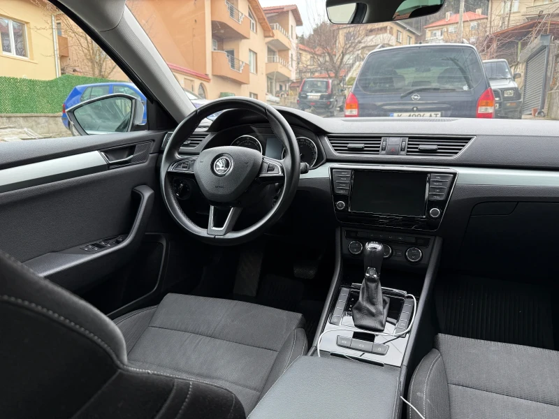 Skoda Superb 1.6 TDI 120кс, снимка 11 - Автомобили и джипове - 49413337