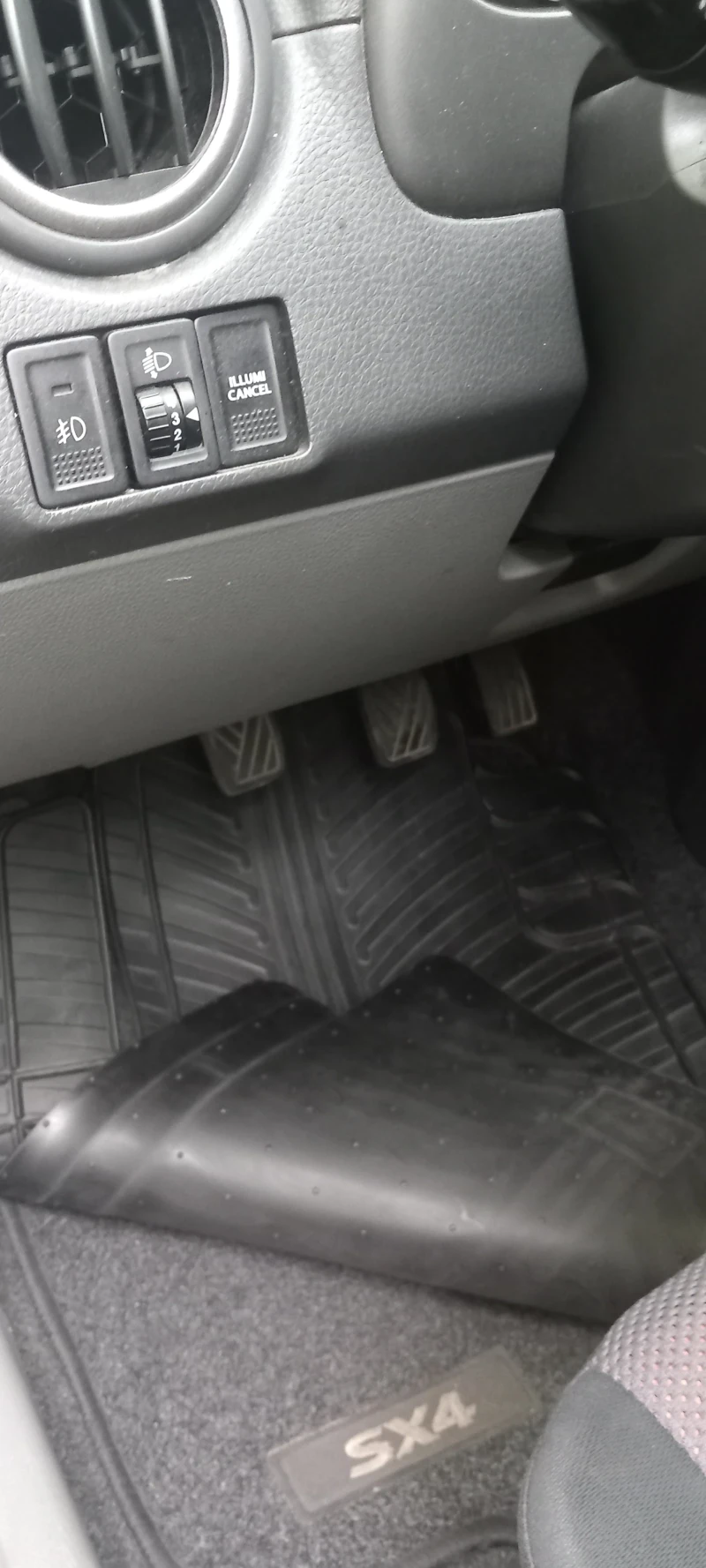 Suzuki SX4, снимка 11 - Автомобили и джипове - 52439984