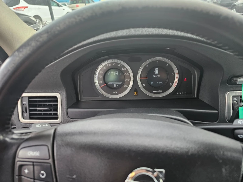 Volvo V70 2.4d, снимка 10 - Автомобили и джипове - 52478343