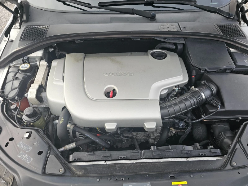Volvo V70 2.4d, снимка 14 - Автомобили и джипове - 52478343