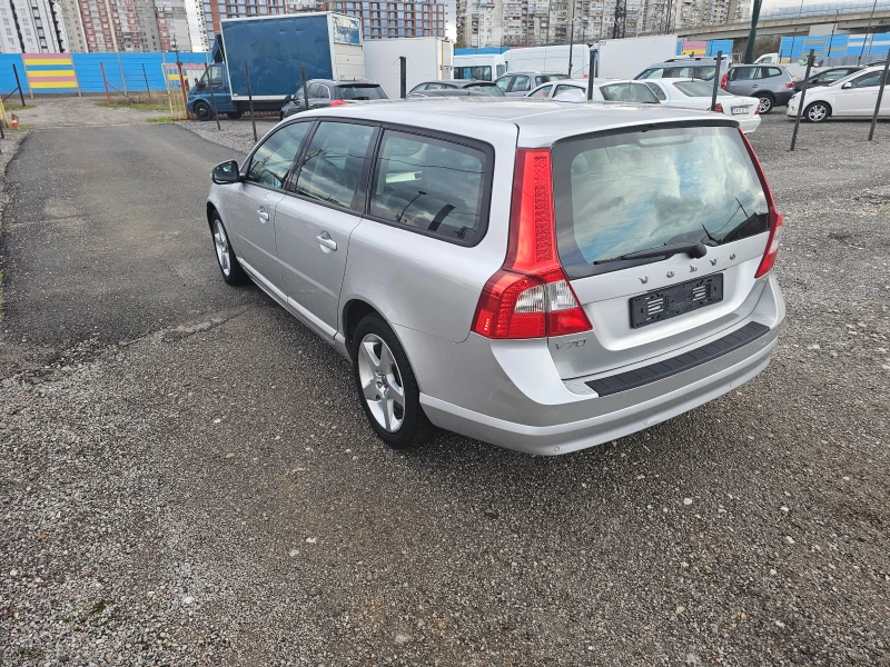 Volvo V70 2.4d, снимка 6 - Автомобили и джипове - 52478343