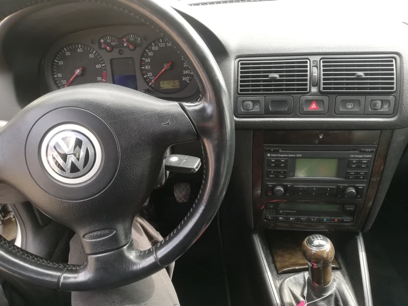 VW Golf, снимка 11 - Автомобили и джипове - 52882272