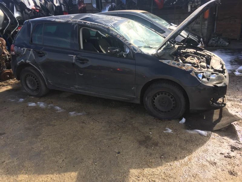 VW Golf 1.4TSI, снимка 3 - Автомобили и джипове - 28112912