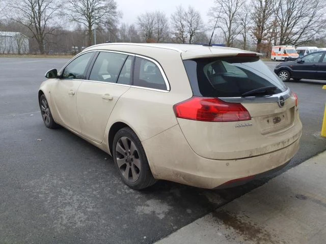 Opel Insignia A Sports Tourer Edition, снимка 3 - Автомобили и джипове - 48505738