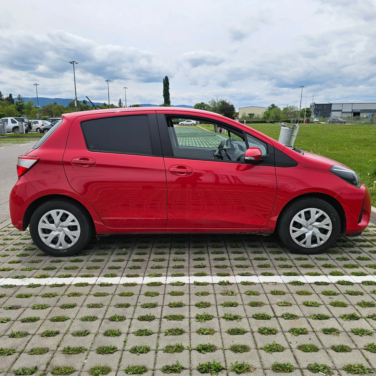 Toyota Yaris 1.5 - изображение 5
