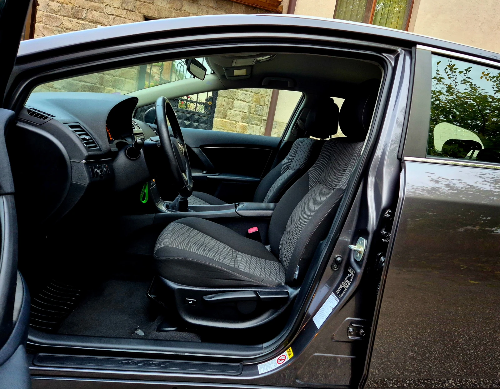 Toyota Avensis 1.8i-veriga-navi-6speed-japan | Mobile.bg   13