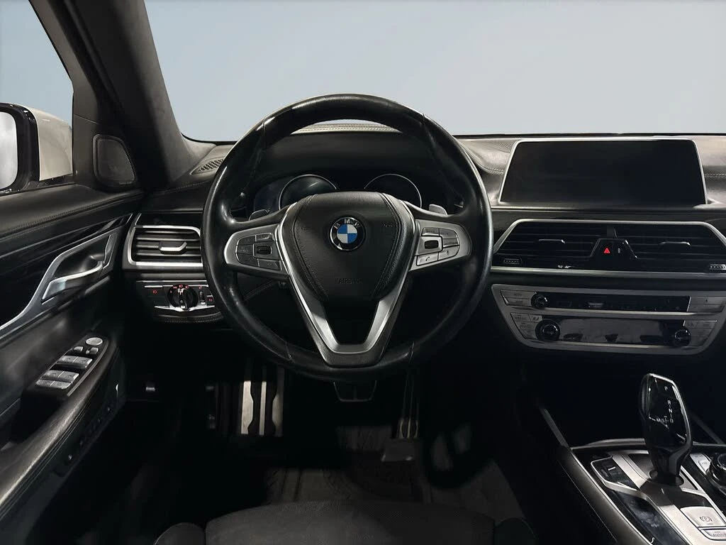 BMW 750 *  *    *   *  | Mobile.bg   10