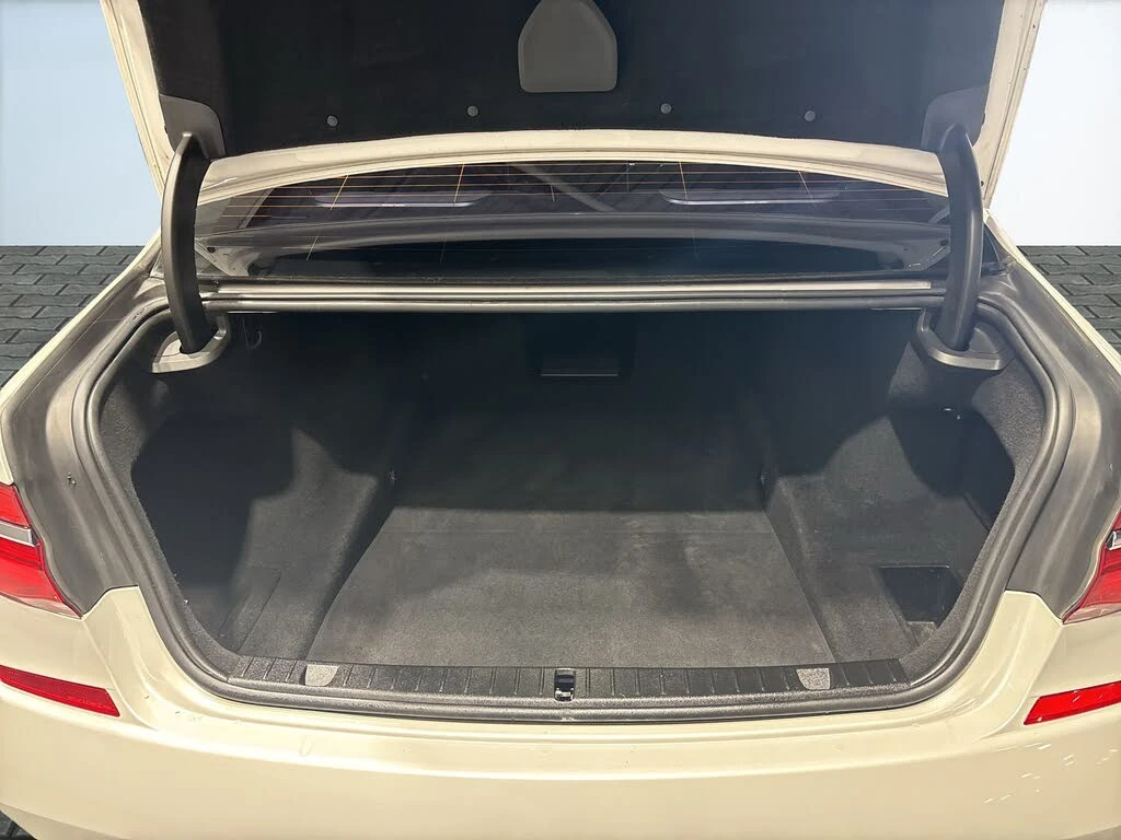 BMW 750 *  *    *   *  | Mobile.bg   16