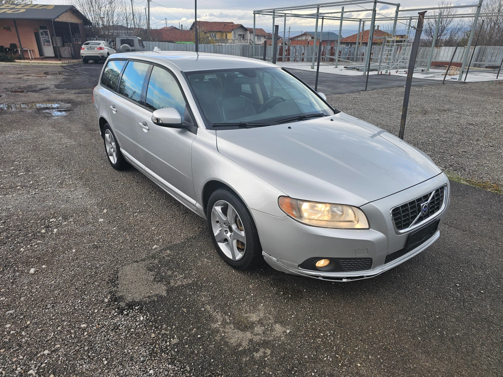 Volvo V70 2.4d - изображение 2
