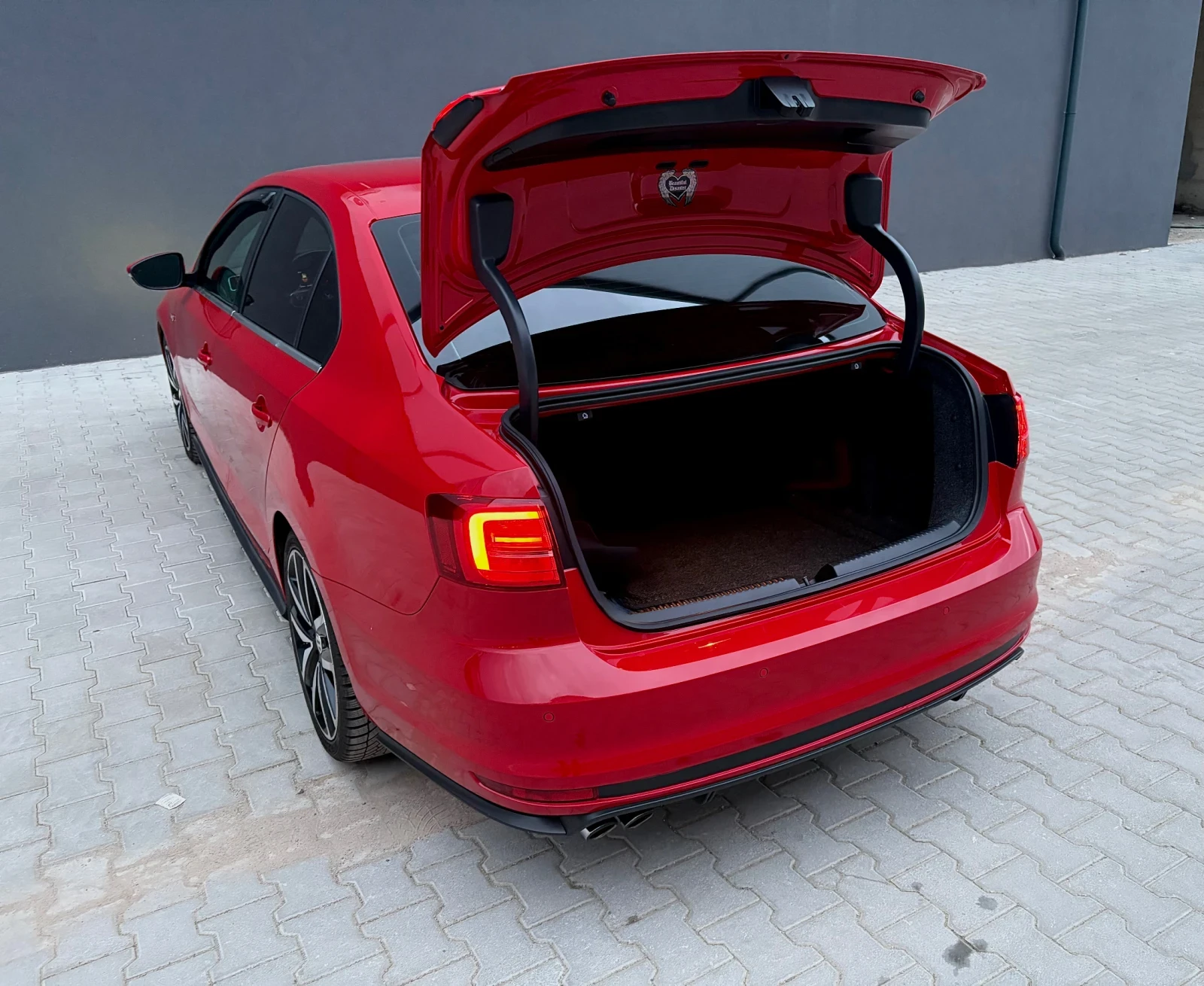 VW Jetta GLI(GTI)2.0TSI DSG /FACE/ ЛЮК//ОБСЛУЖЕН/ТОП, снимка 5 - Автомобили и джипове - 54138240