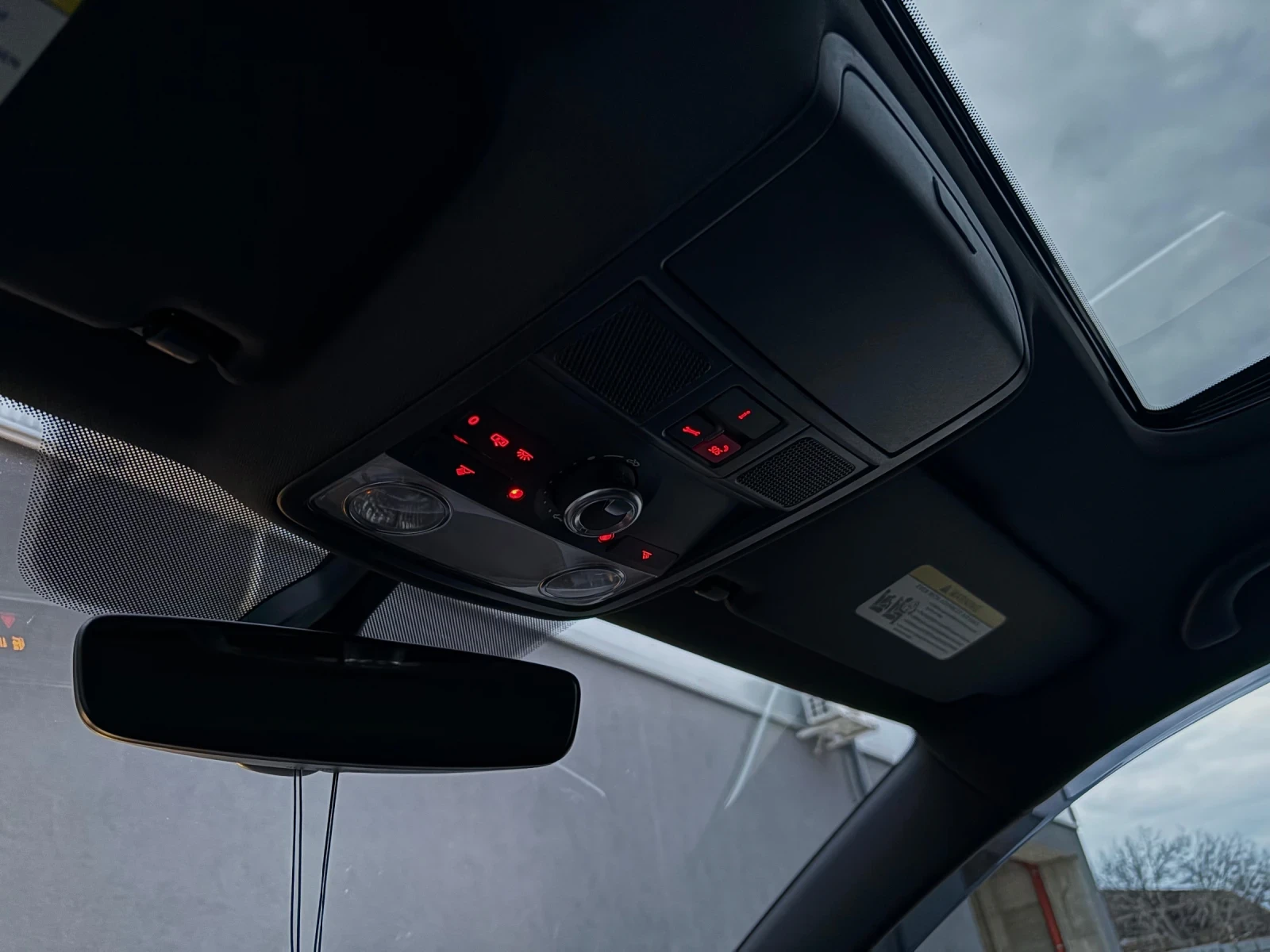 VW Jetta GLI(GTI)2.0TSI DSG /FACE/ ЛЮК//ОБСЛУЖЕН/ТОП, снимка 12 - Автомобили и джипове - 54138240