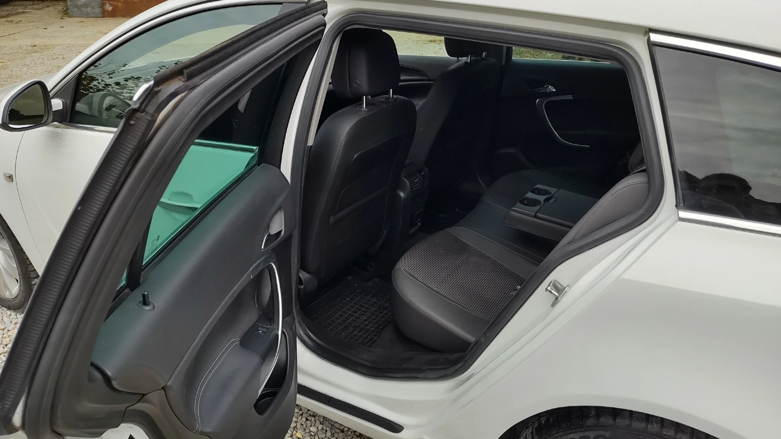 Opel Insignia Cosmo/2.0cdti/Кожа/Нави/6ск, снимка 13 - Автомобили и джипове - 54296946