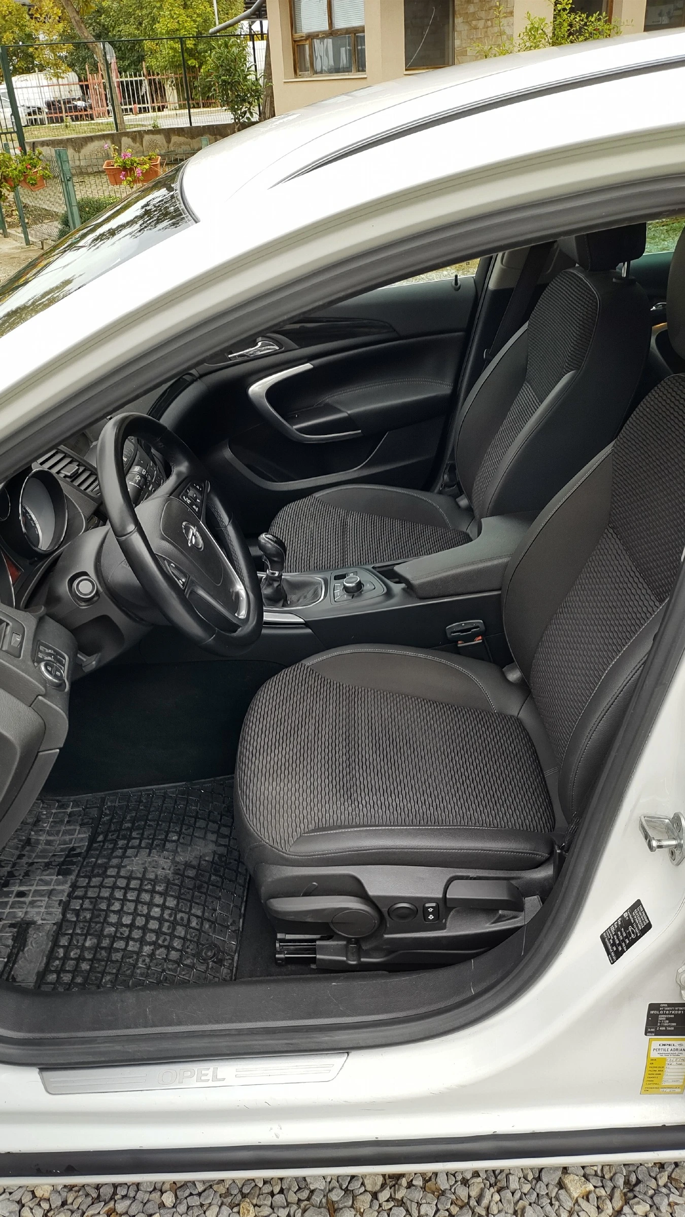 Opel Insignia Cosmo/2.0cdti/Кожа/Нави/6ск, снимка 11 - Автомобили и джипове - 54296946