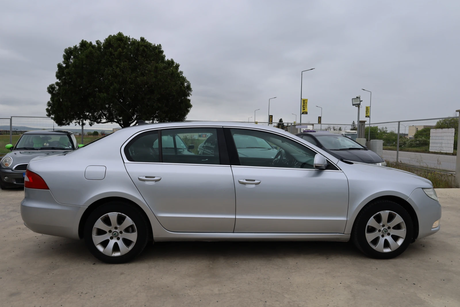Skoda Superb 1.9 TDI, снимка 4 - Автомобили и джипове - 54367658