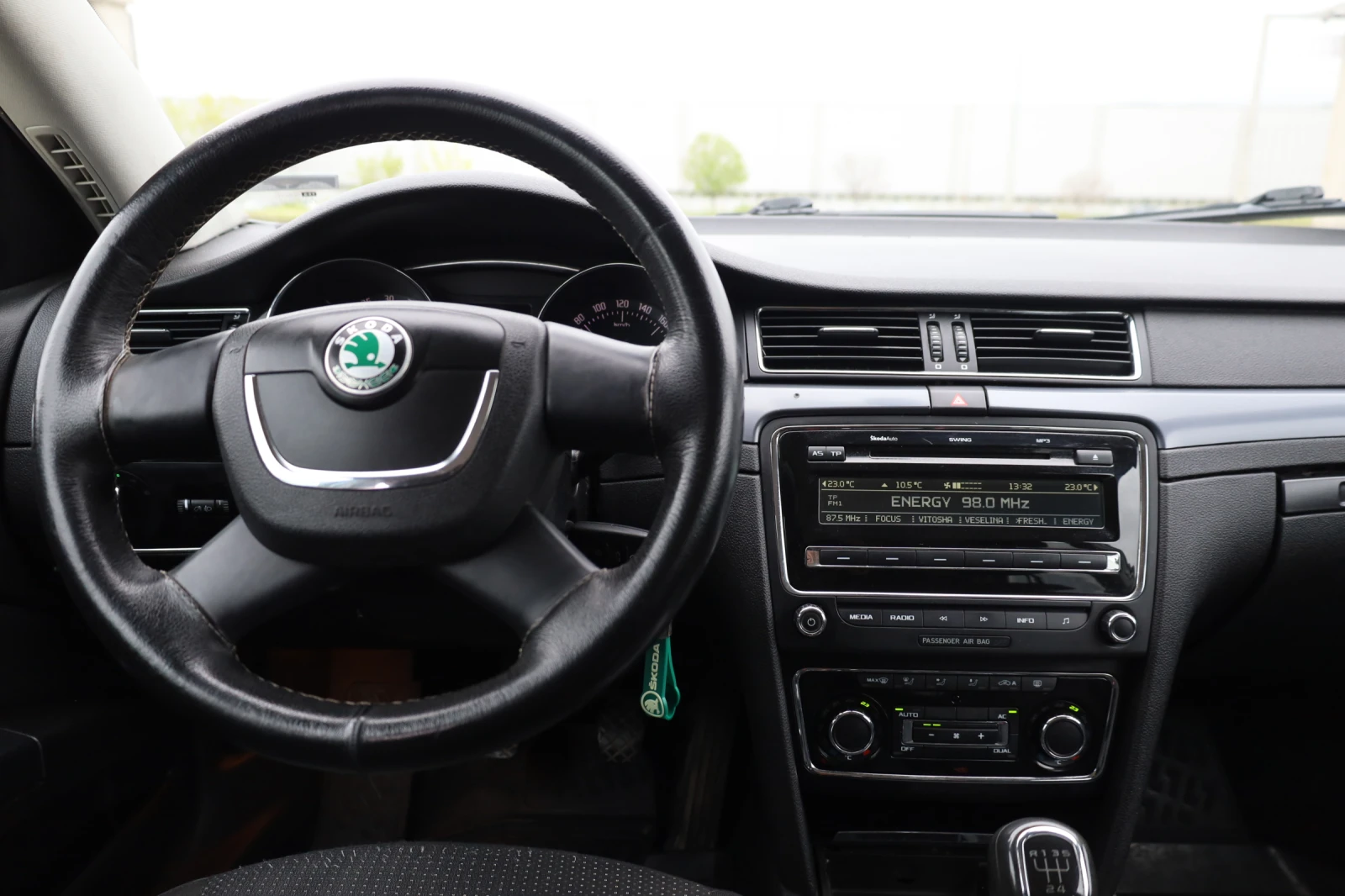 Skoda Superb 1.9 TDI, снимка 8 - Автомобили и джипове - 54367658