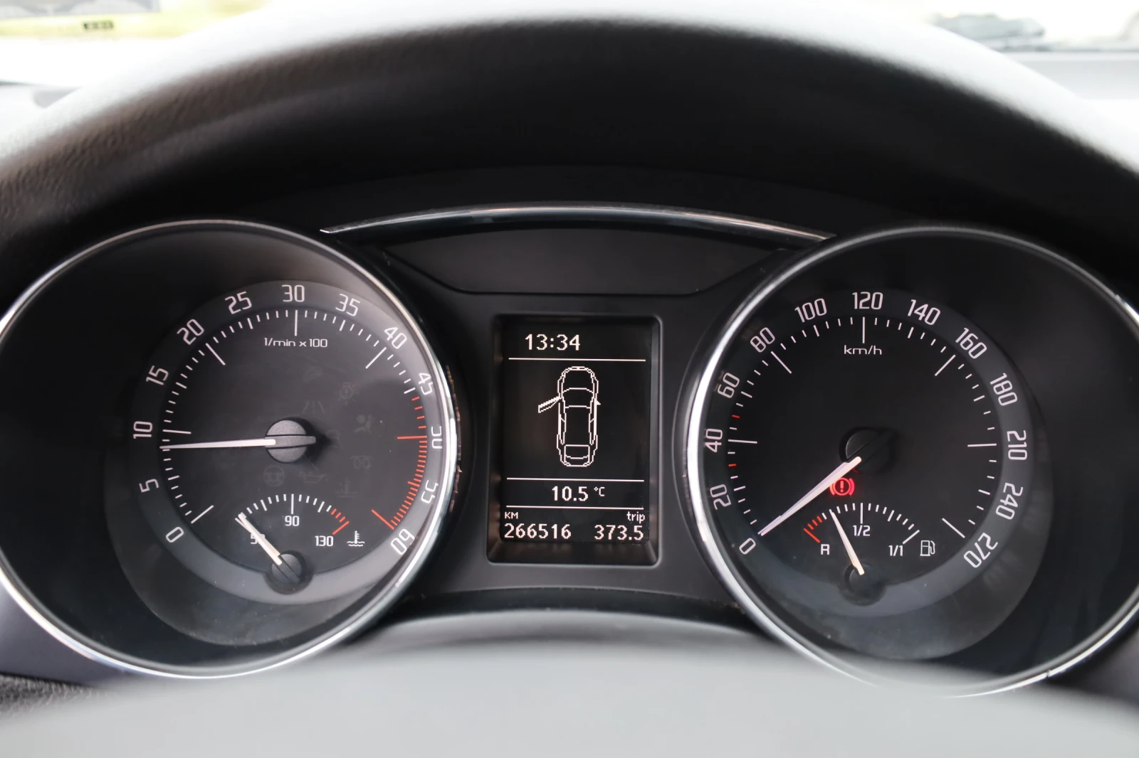 Skoda Superb 1.9 TDI, снимка 15 - Автомобили и джипове - 54367658