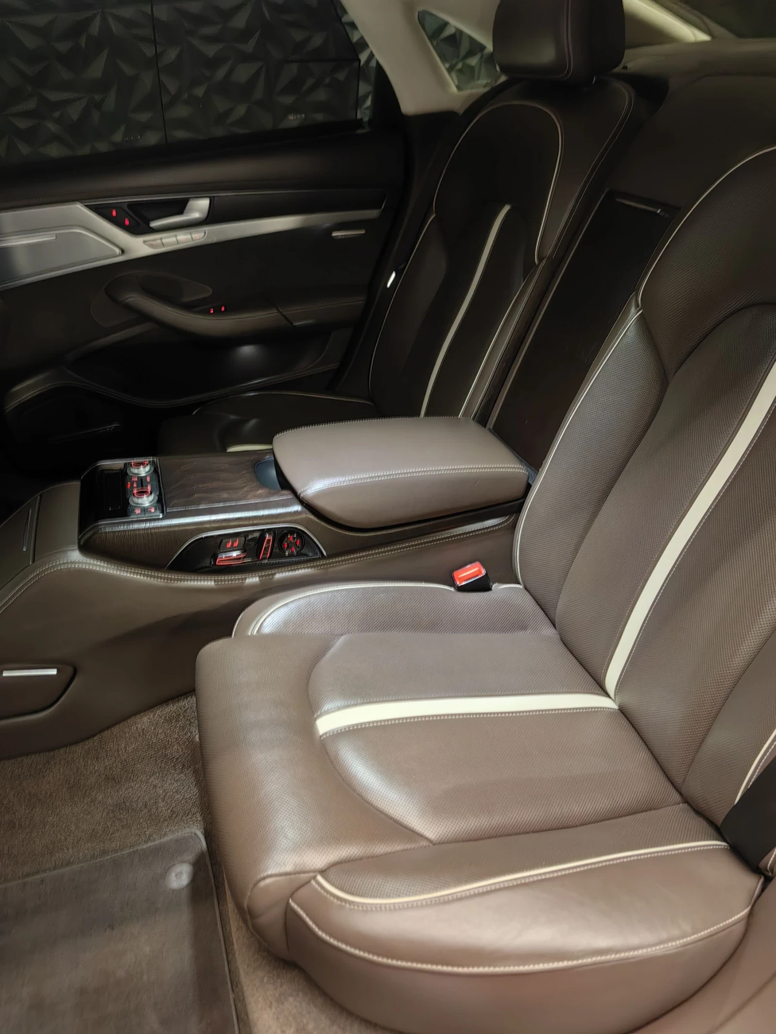 Audi A8 3.0TDI* LONG* DESIGN* MATRIX* СМЕНЕНИ ВЕРИГИ* FULL, снимка 8 - Автомобили и джипове - 54502577