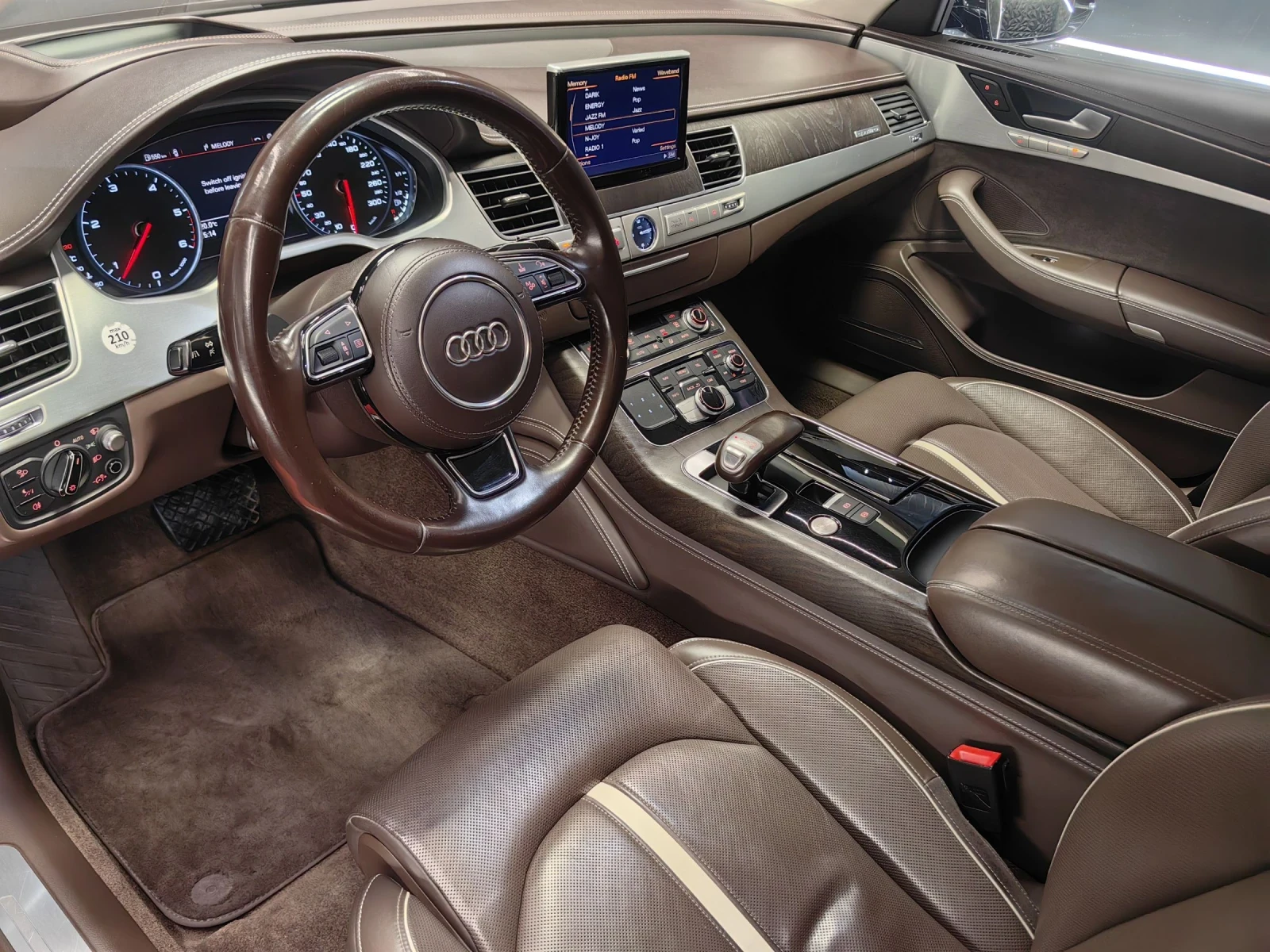 Audi A8 3.0TDI* LONG* DESIGN* MATRIX* СМЕНЕНИ ВЕРИГИ* FULL, снимка 5 - Автомобили и джипове - 54502577