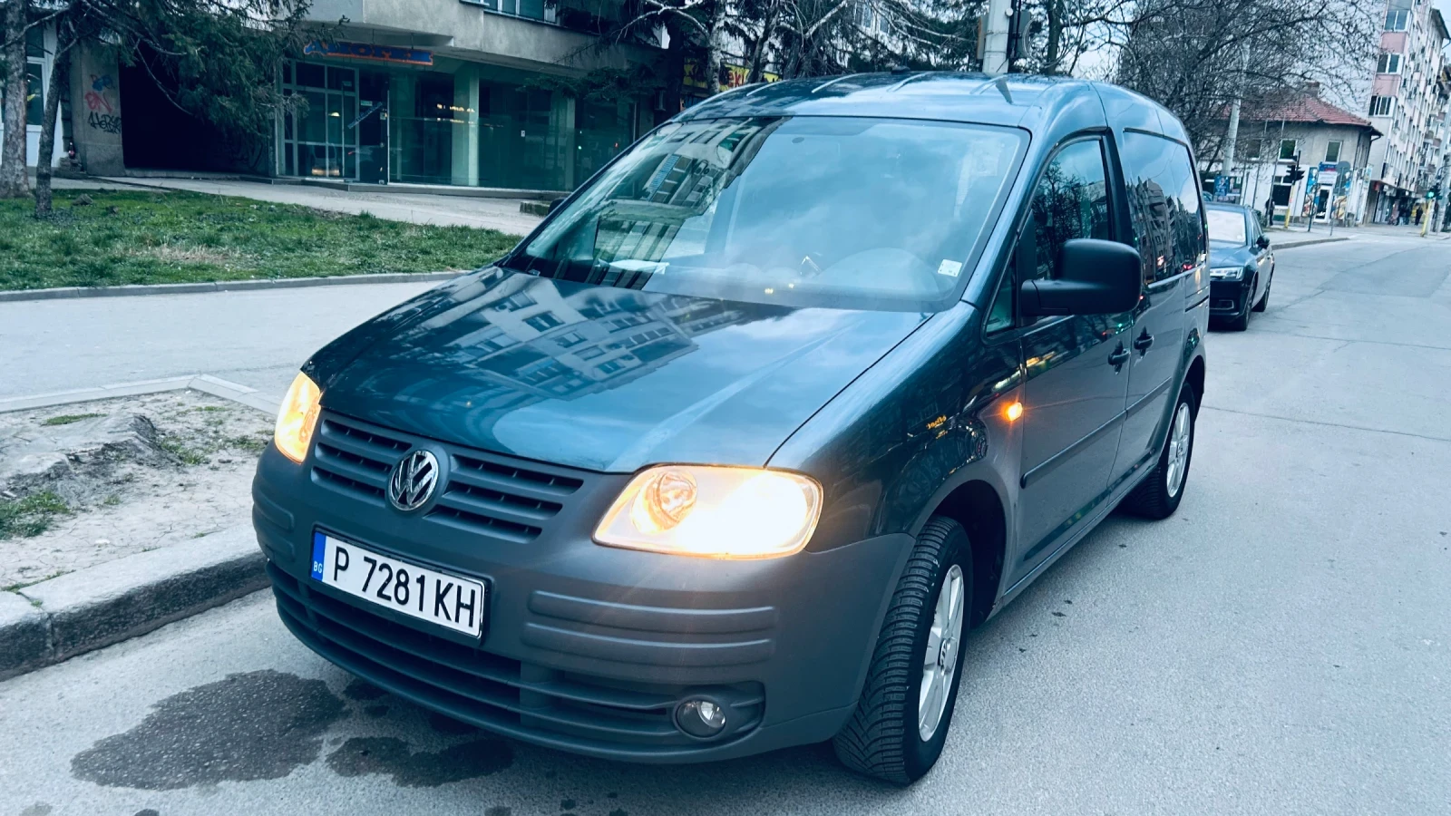 VW Caddy Газ/Метан, снимка 8 - Автомобили и джипове - 54800415