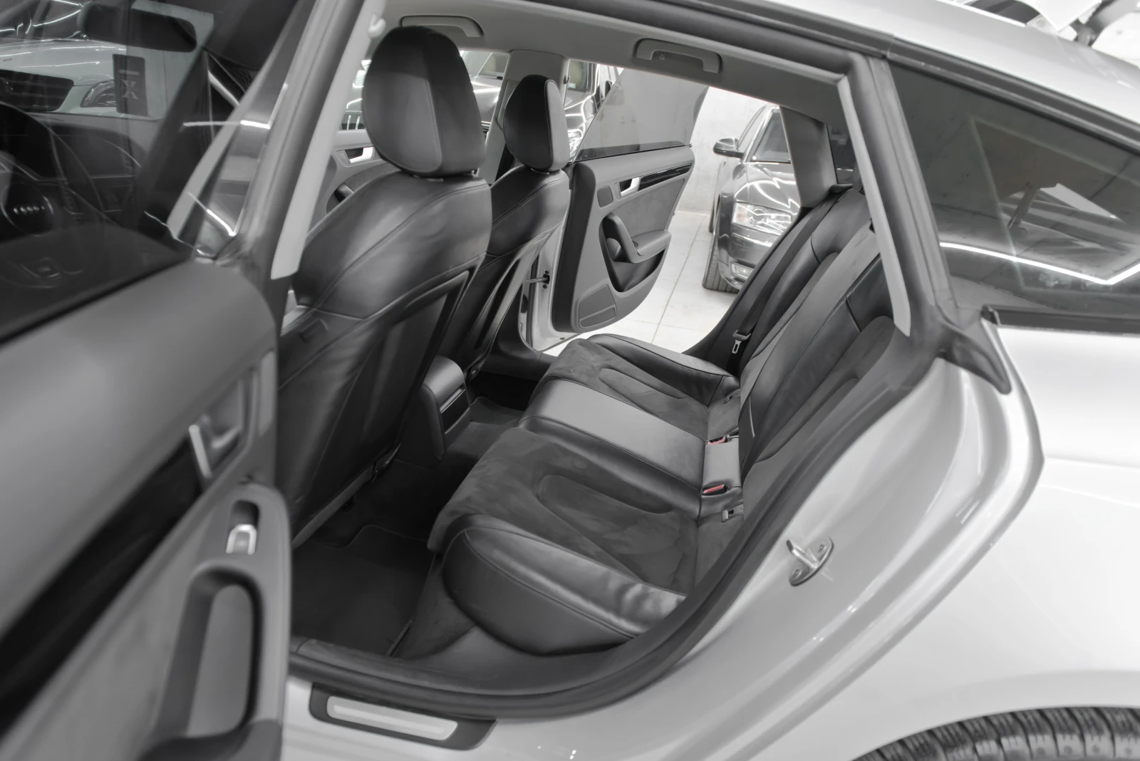 Audi A5 3.0TDI* 4x4* S5 Пакет, снимка 12 - Автомобили и джипове - 54908360