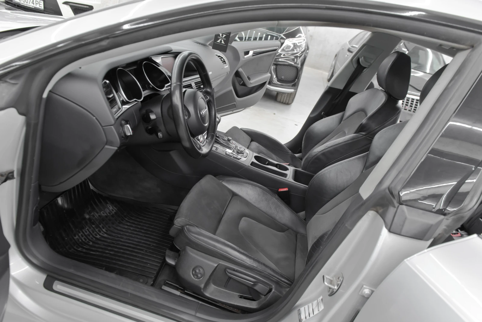 Audi A5 3.0TDI* 4x4* S5 Пакет, снимка 9 - Автомобили и джипове - 54908360
