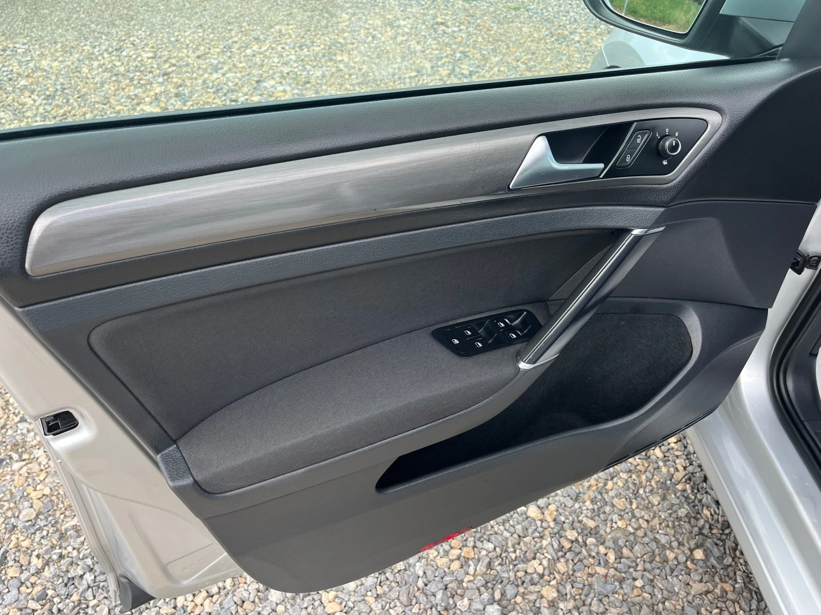 VW Golf 1.6TDi/ DSG-7SPPED, снимка 16 - Автомобили и джипове - 55022564