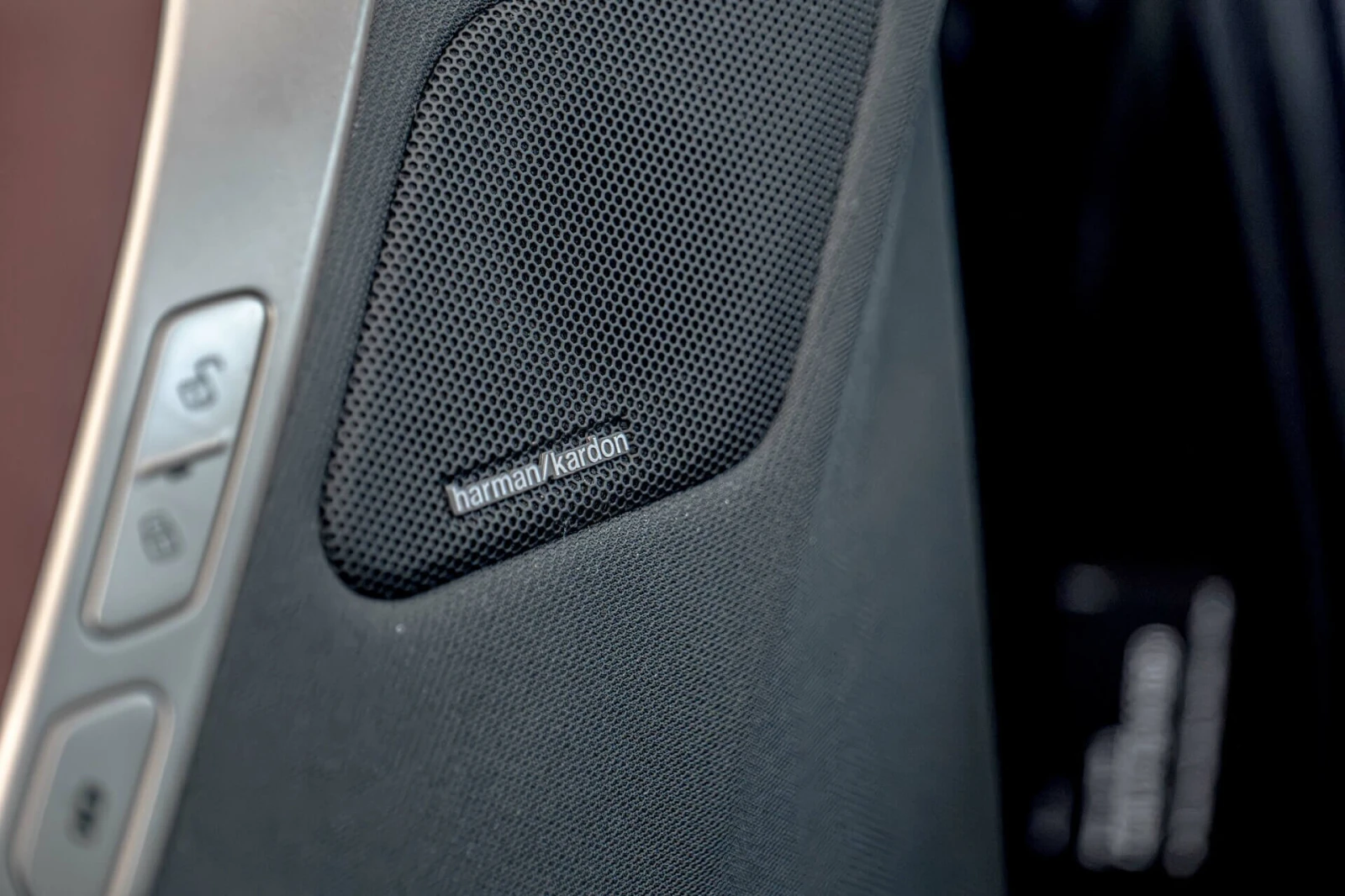 BMW iX xDrive 50/Harman Kardon/Swarovski/Design/Камера 36, снимка 9 - Автомобили и джипове - 55235447