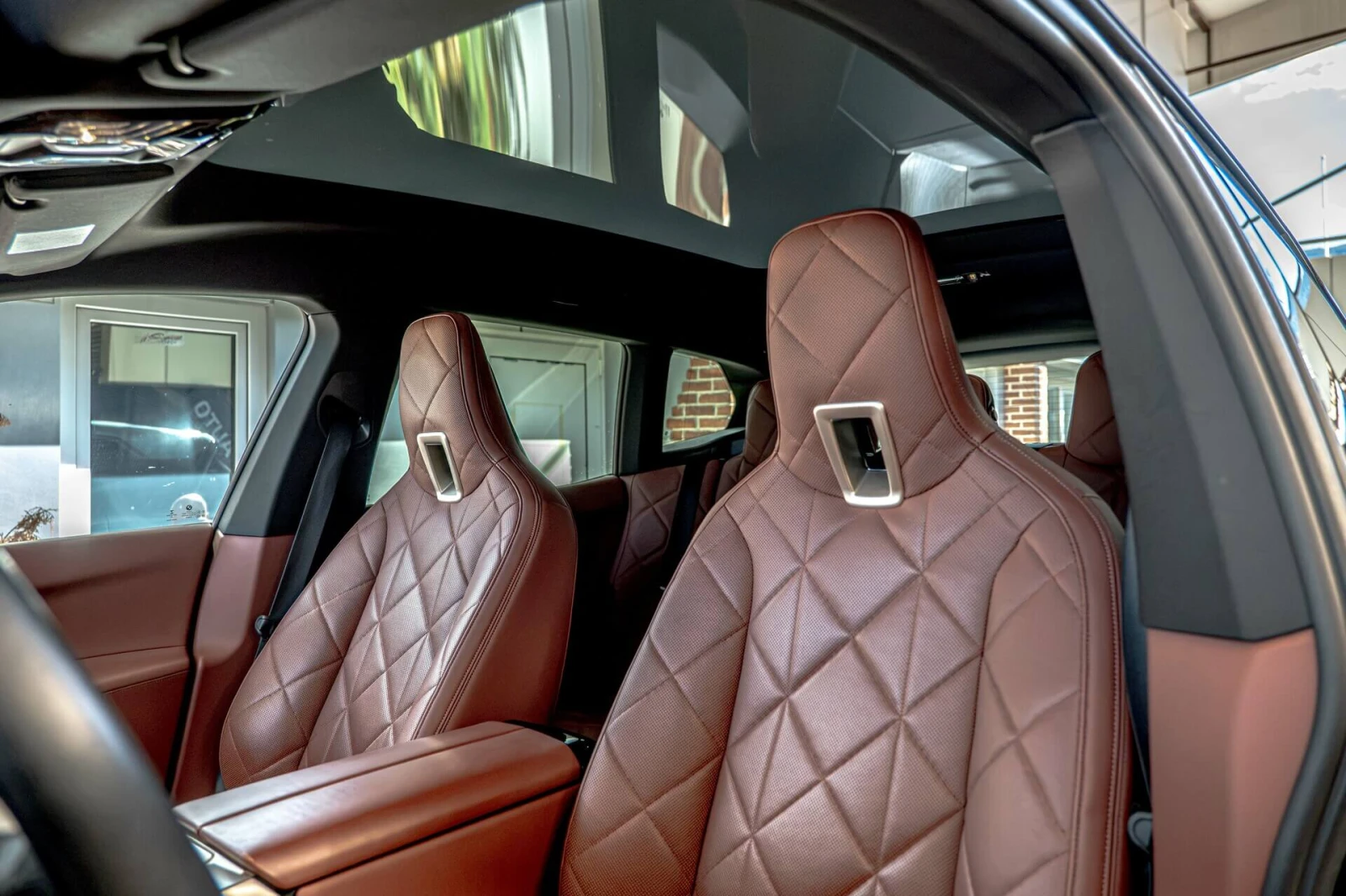 BMW iX xDrive 50/Harman Kardon/Swarovski/Design/Камера 36, снимка 15 - Автомобили и джипове - 55235447
