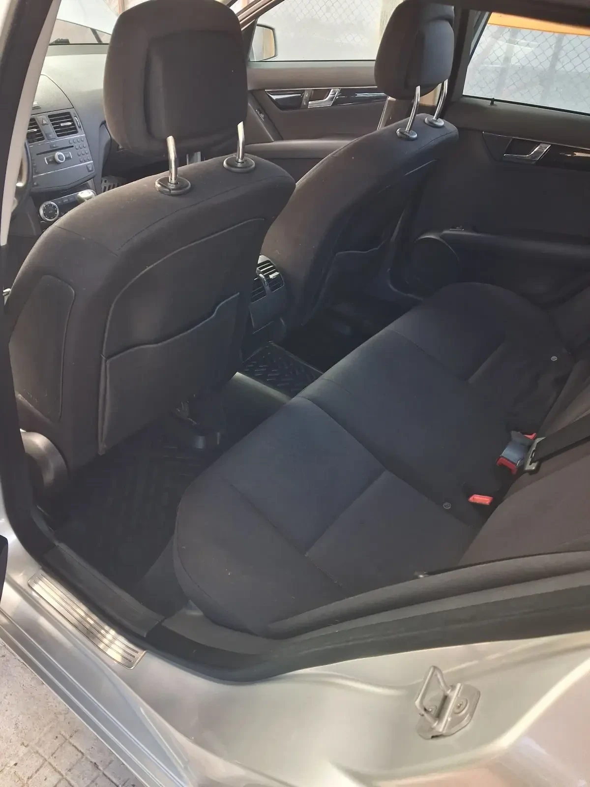Mercedes-Benz C 200 2.2 CDI ШЕСТ СКОРОСТИ, снимка 15 - Автомобили и джипове - 55248730
