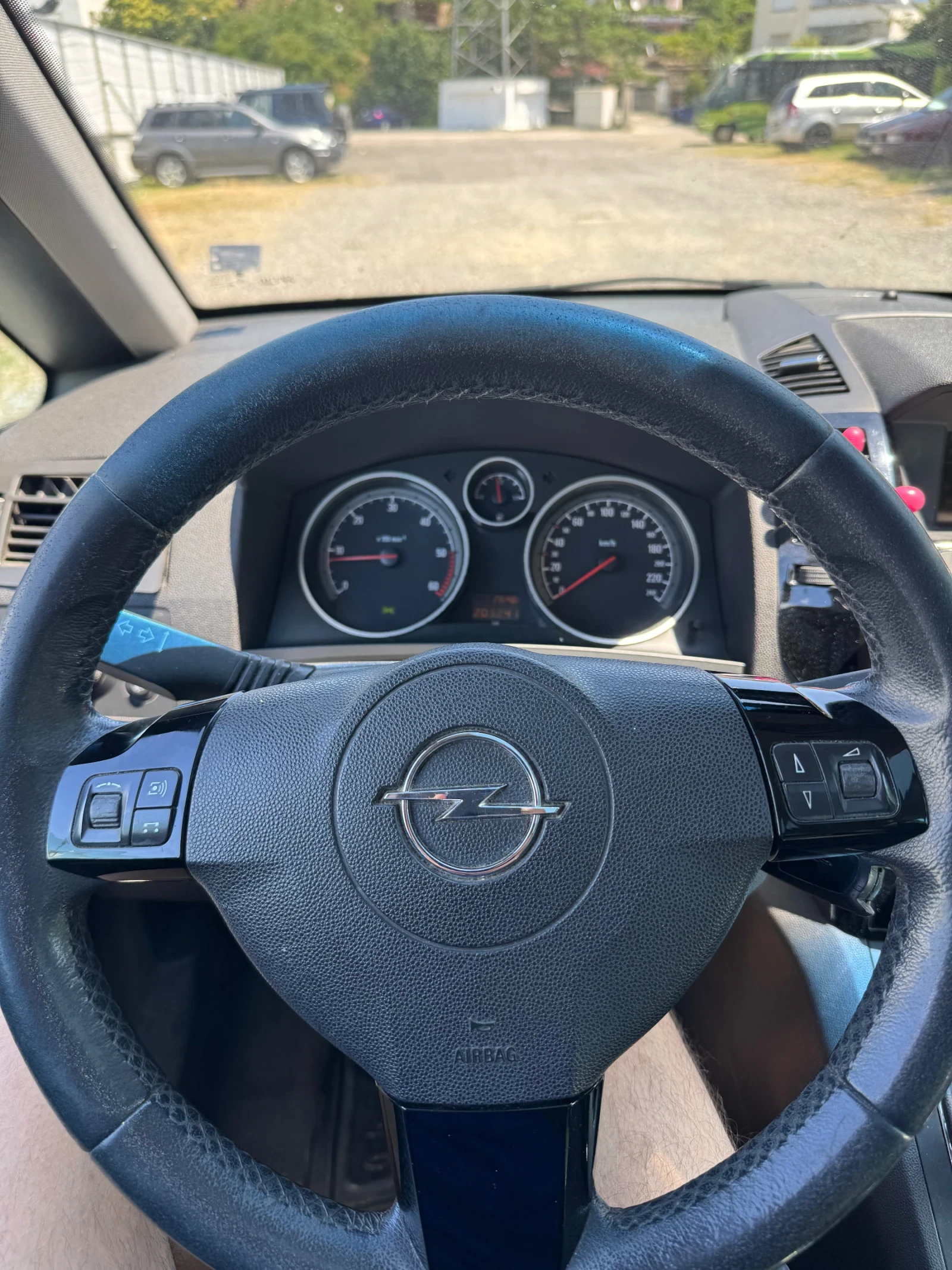 Opel Zafira 1.9 CDTI 150 КС., снимка 6 - Автомобили и джипове - 55249379