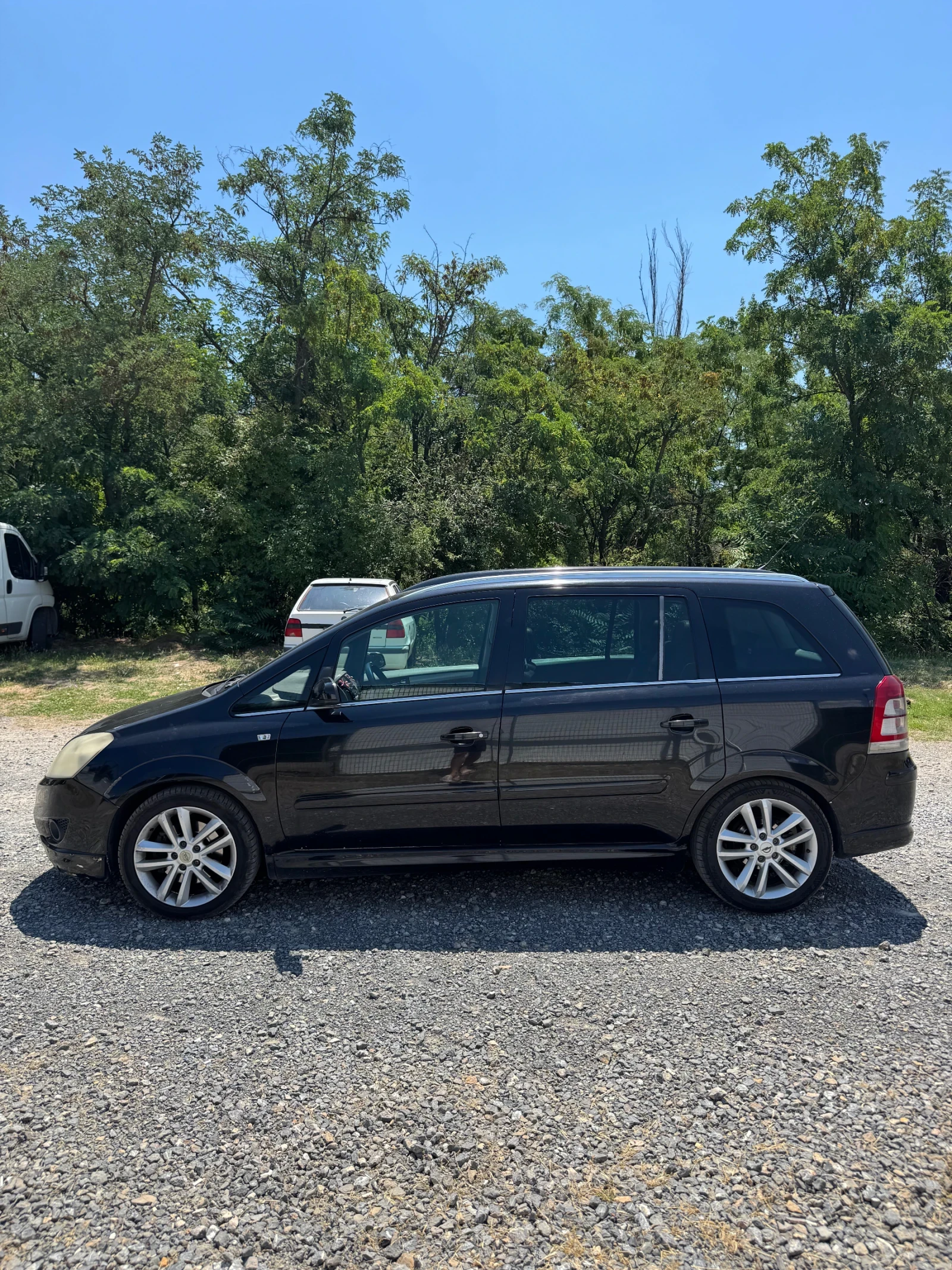 Opel Zafira 1.9 CDTI 150 КС., снимка 3 - Автомобили и джипове - 55249379