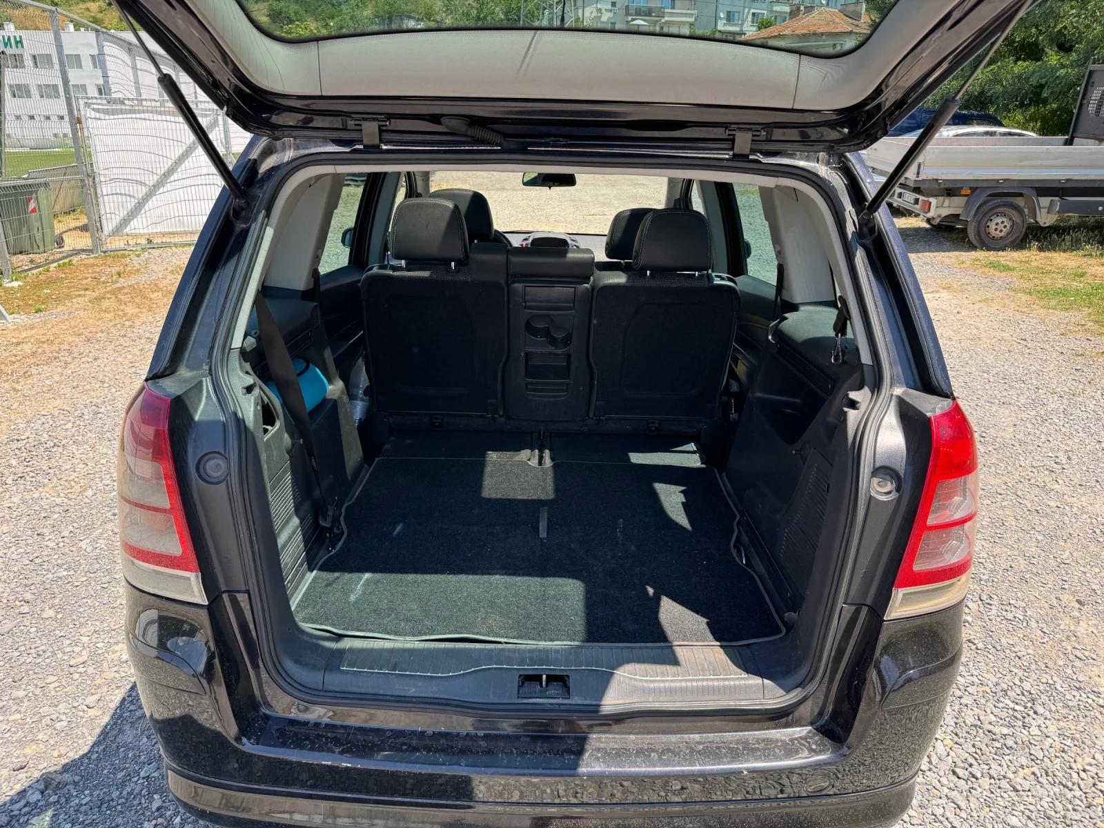 Opel Zafira 1.9 CDTI 150 КС., снимка 10 - Автомобили и джипове - 55249379