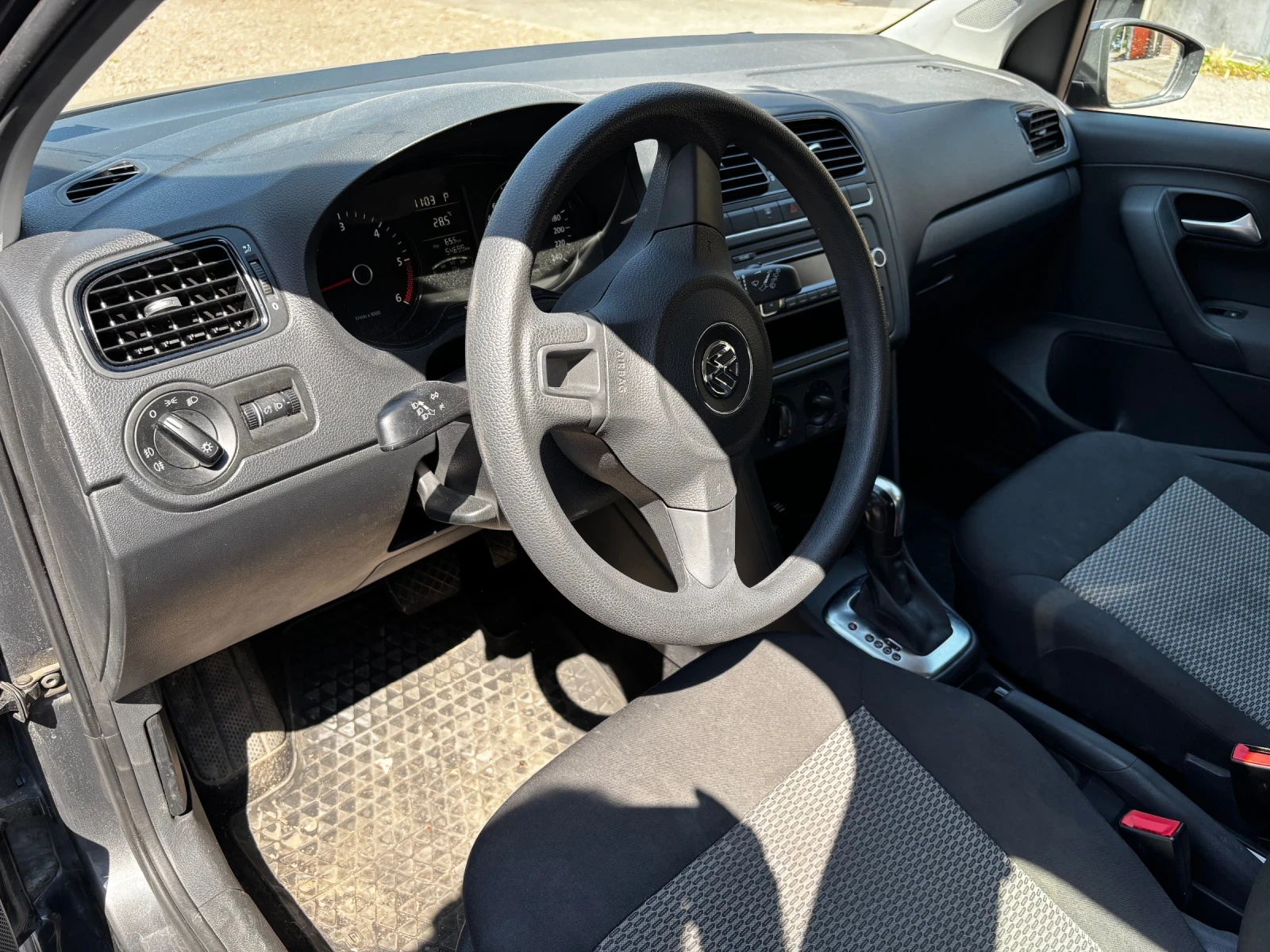 VW Polo, снимка 8 - Автомобили и джипове - 55386406