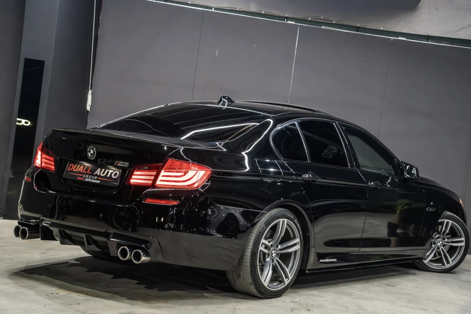 BMW 530 M-PERFORMANCE/DISTRONIK/SUNROOF/ОБДУХВАНЕ/START-ST, снимка 4 - Автомобили и джипове - 55599047
