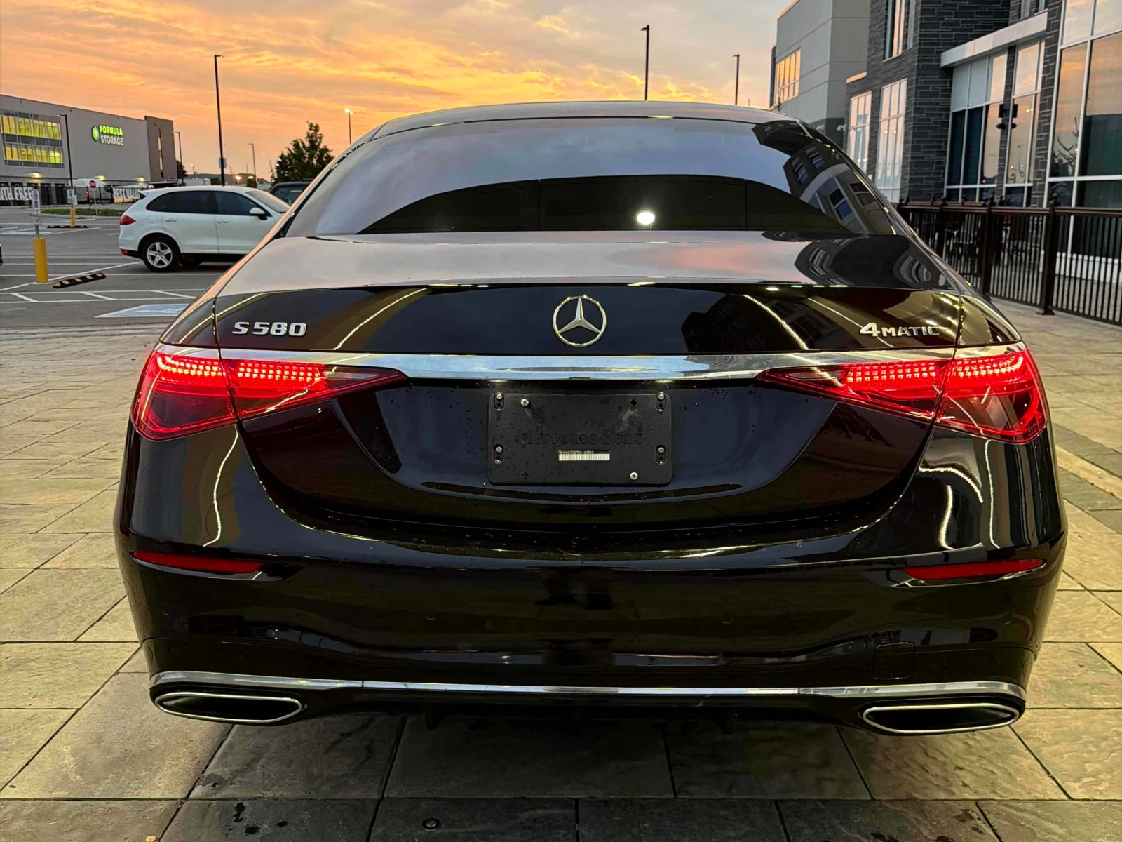Mercedes-Benz S 580 * АВТОКРЕДИТ БЕЗ ПЪРВОНАЧАЛНА ВНОСКА* , снимка 4 - Автомобили и джипове - 55949794