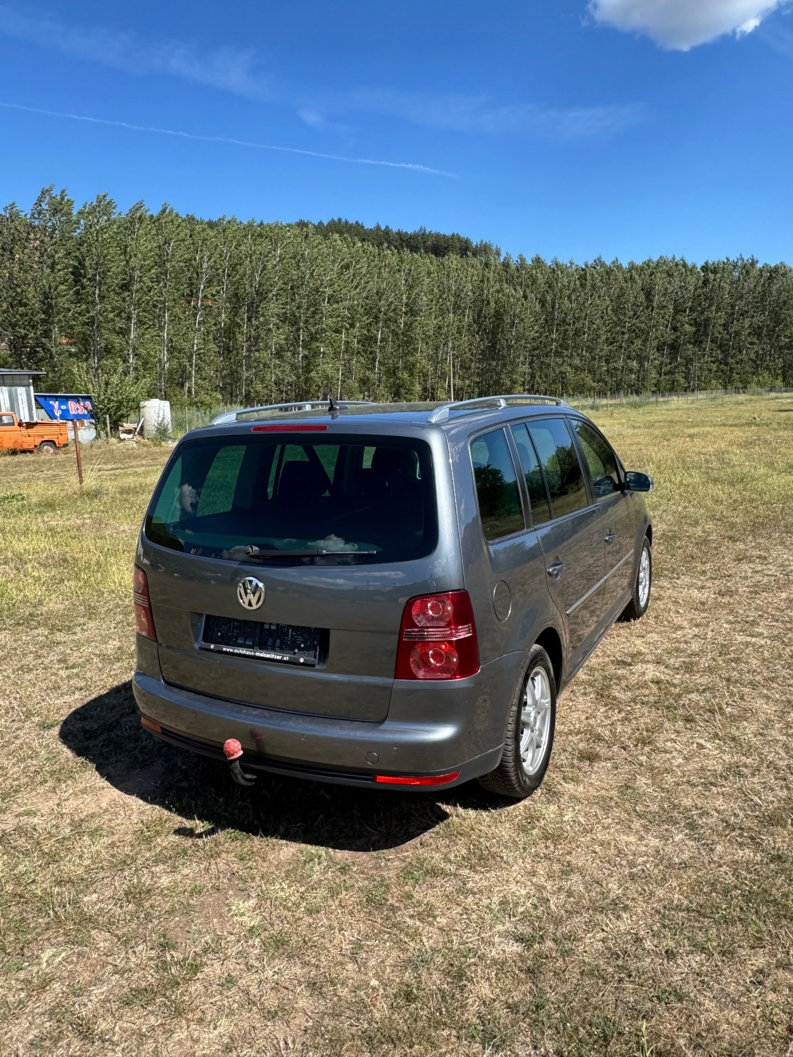 VW Touran 1.9tdi 105k.n подгрев автопилот парктроник, снимка 5 - Автомобили и джипове - 55963416
