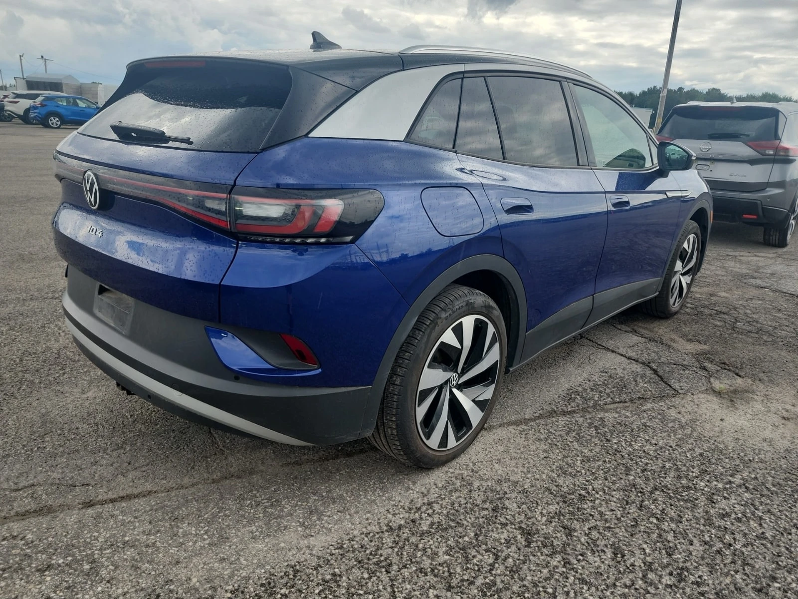 VW ID.4 * PRO * АВТОКРЕДИТ БЕЗ ПЪРВОНАЧАЛНА ВНОСКА* , снимка 3 - Автомобили и джипове - 56110047