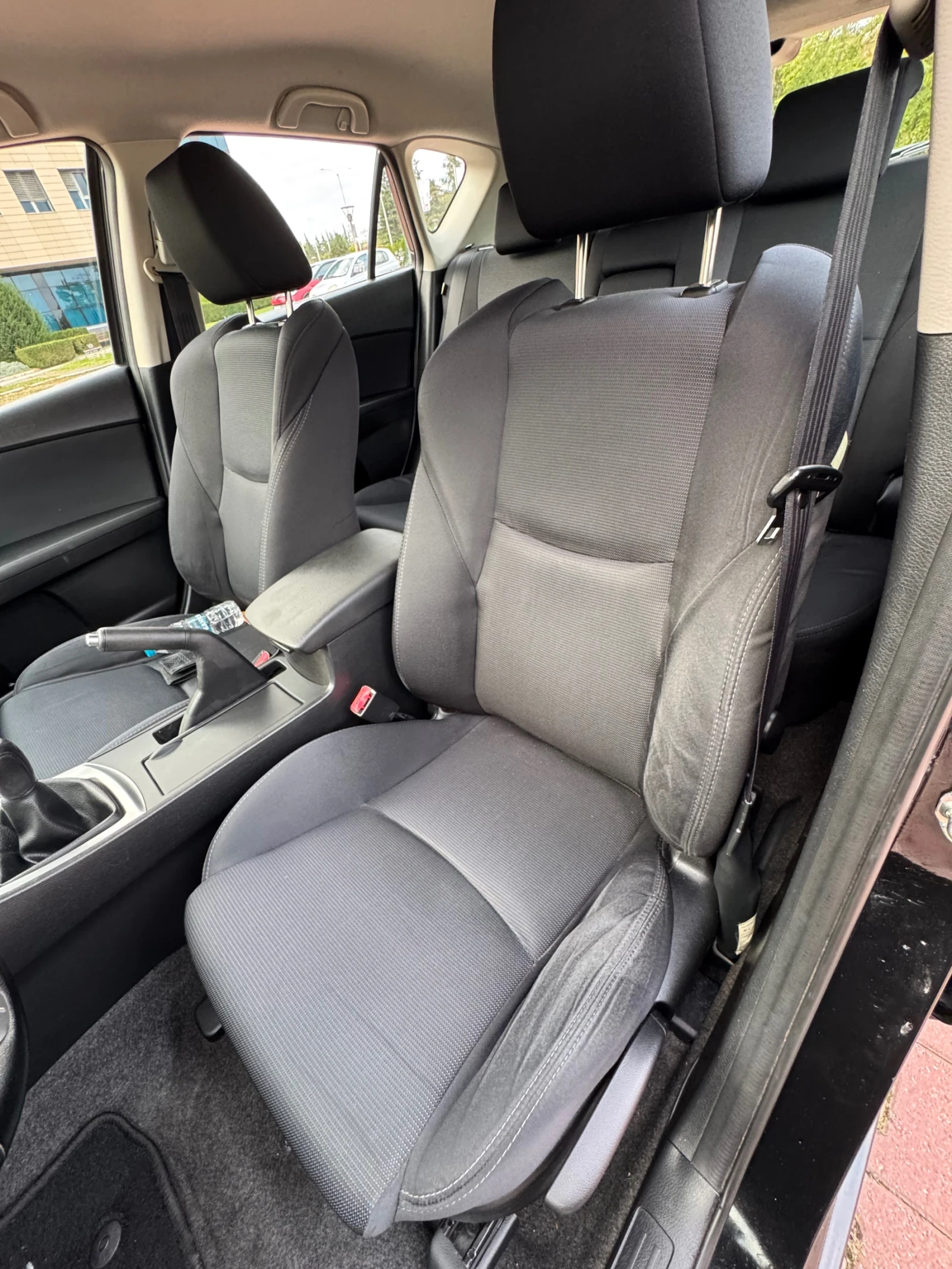 Mazda 3 1.6i, снимка 11 - Автомобили и джипове - 56172659