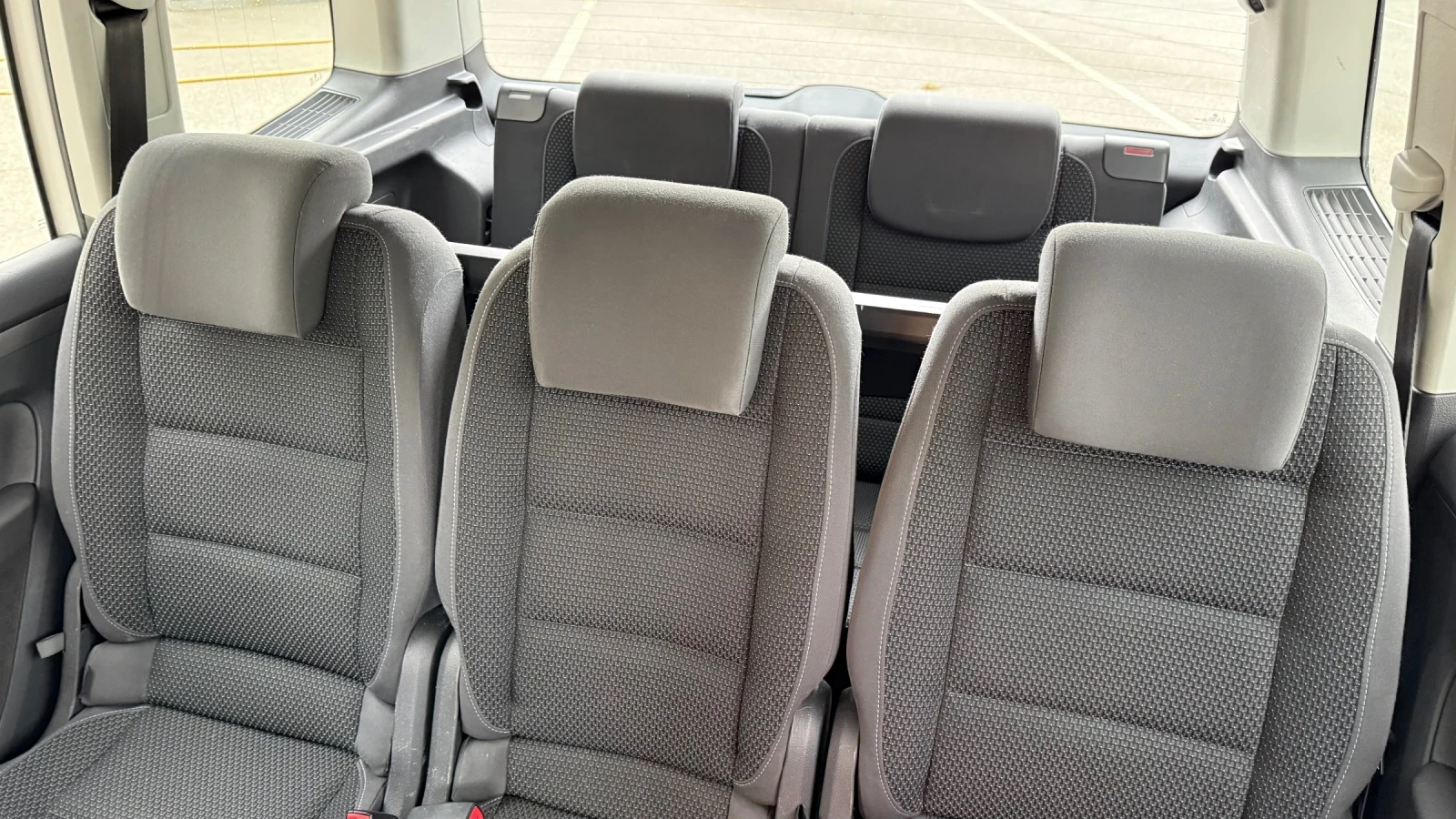 VW Touran, снимка 9 - Автомобили и джипове - 56362609