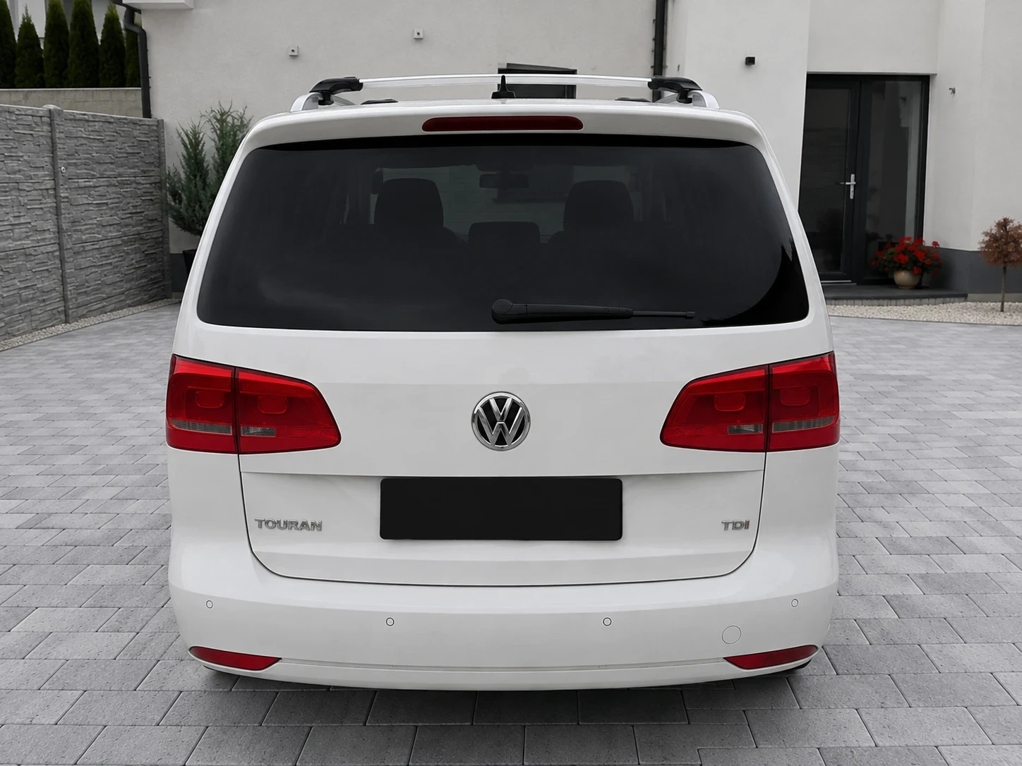 VW Touran, снимка 3 - Автомобили и джипове - 56362609