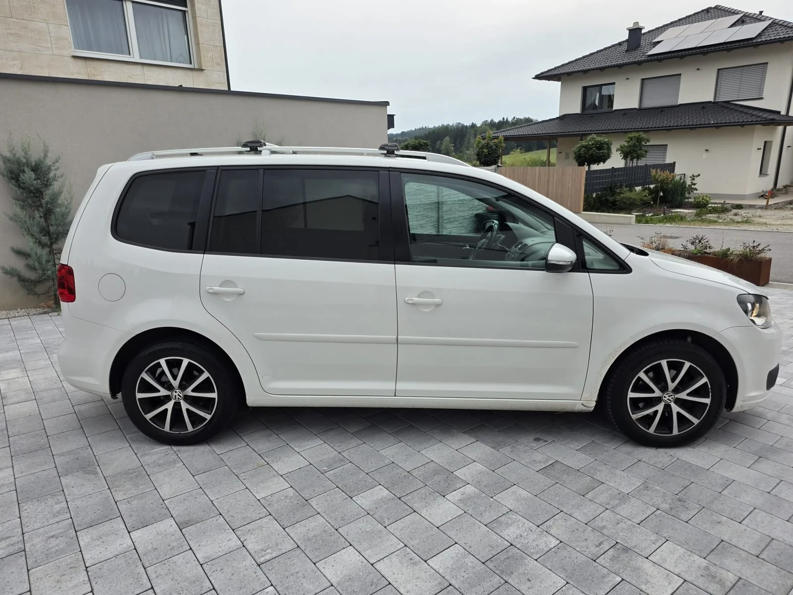 VW Touran, снимка 6 - Автомобили и джипове - 56362609