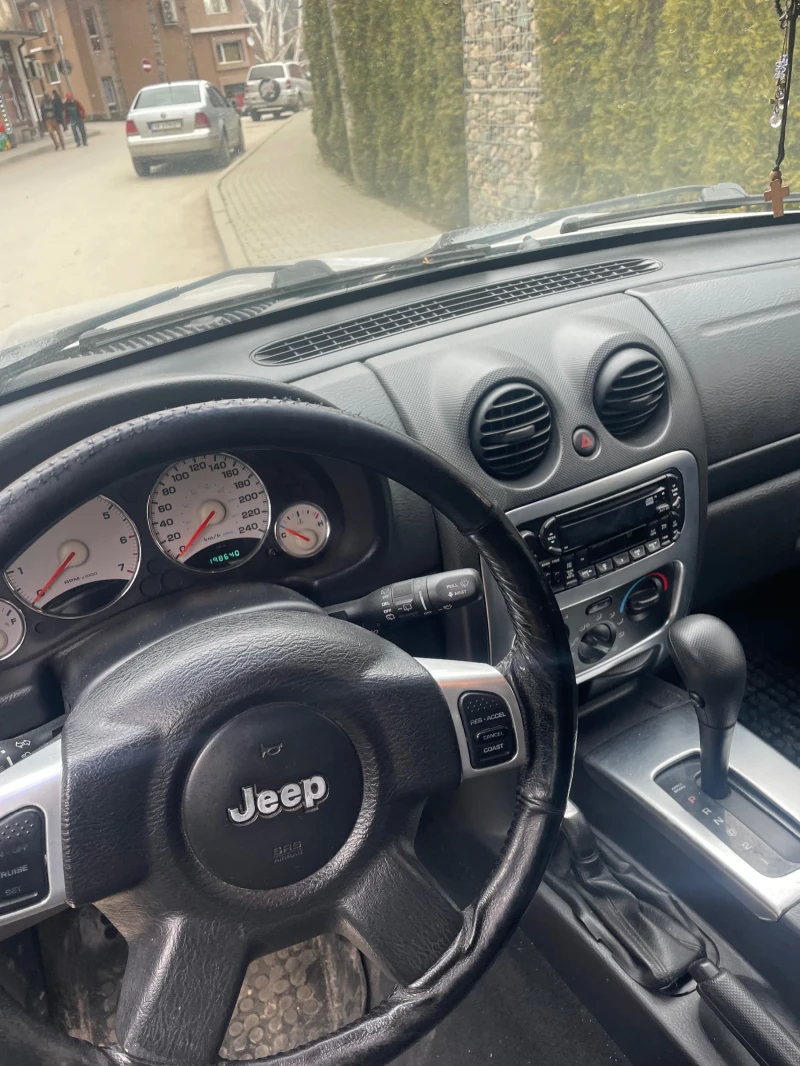 Jeep Cherokee KJ, снимка 4 - Автомобили и джипове - 48890947